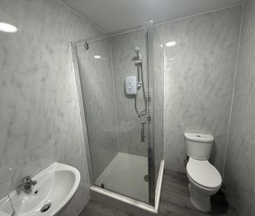 3 bedroom flat to rent - Photo 6