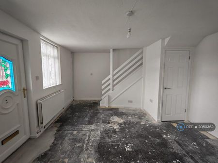 2 bedroom end of terrace house to rent - Photo 5