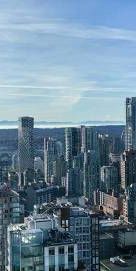 TELUS GARDEN Breathtaking Panoramic View 2 bdrms+ 2 baths + 1 pk - Photo 3