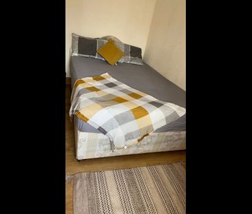 Room in a Shared House, Elm Road, E11 - Photo 2
