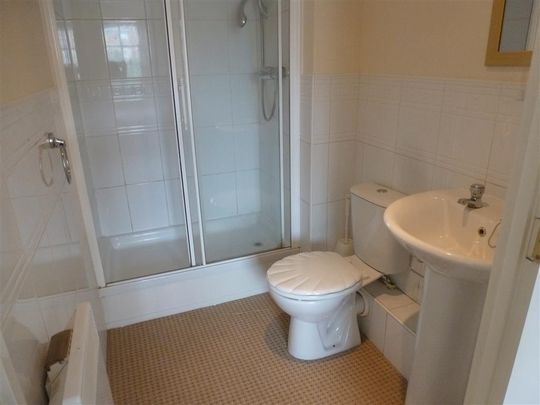 Albany Gardens, Colchester - Photo 1