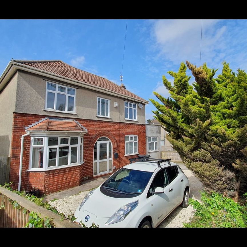 4 Bed Detached House, West Town Lane, BS4 - Photo 1