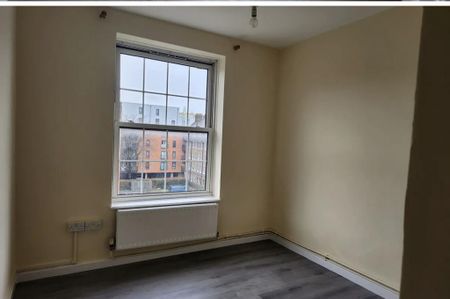 3 bedroom flat to rent - Photo 4