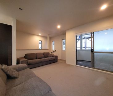 Upstairs 1 Bedroom Unit in Providence - Photo 2