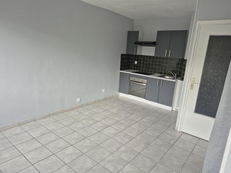 Location Appartement 1 pièce 26m² BOULOGNE SUR MER 62200 - Photo 2