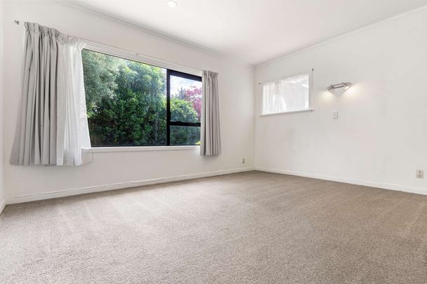 91A Gossamer Drive Pakuranga - Photo 1