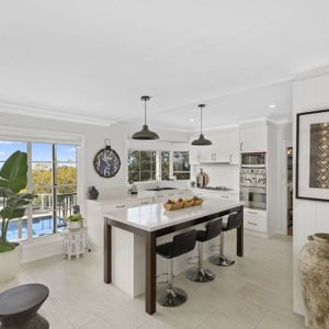 Prestige Location with Panoramic Views - Photo 2