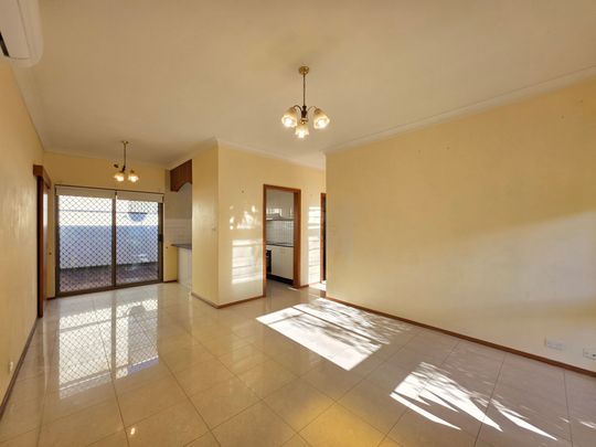 TIDY & CLEAN 2 BEDROOM VILLA FOR RENT - Photo 1