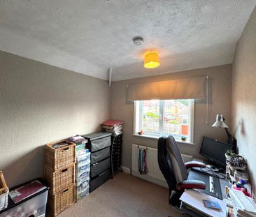 3 bedroom semi-detached house to rent - Photo 4