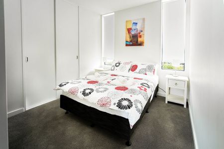 Chic 2BR Apt with Stunning Views - Photo 3