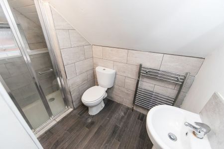 St Michaels Lane, Headingley, Leeds - Photo 4