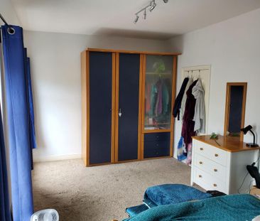 3 bedroom end of terrace house to rent - Photo 4