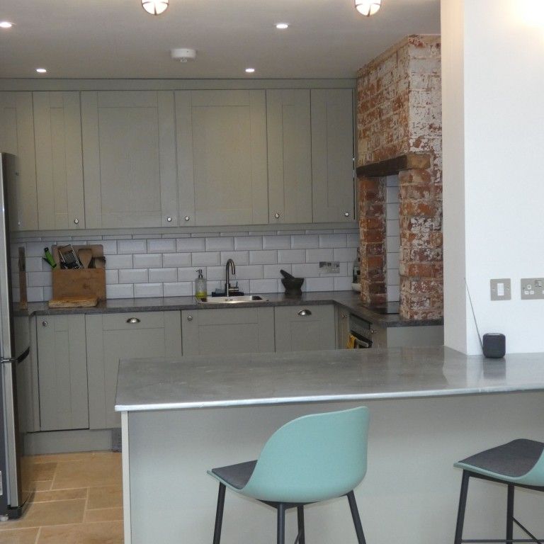 2 bed Terraced - To Let - Photo 1