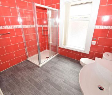 4 bedroom end of terrace house to rent - Photo 4