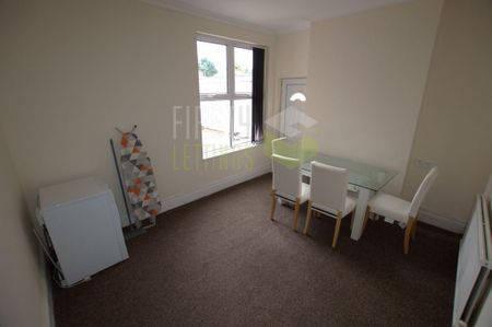 4 bedroom terraced house to rent - Photo 2