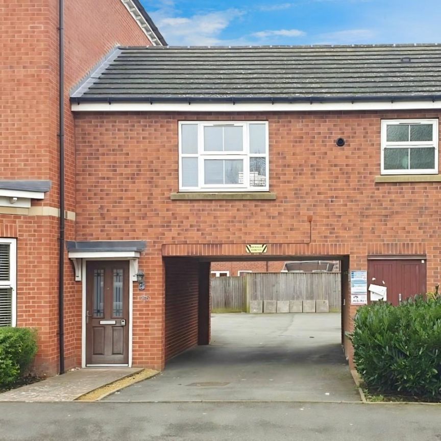 3 bedroom Flat To Let - Photo 1