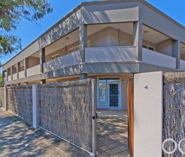 Open the Door to Entertaining in Style - Photo 5