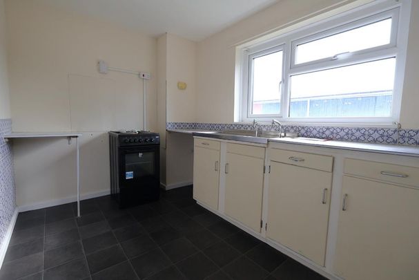 1 bedroom ground floor flat to rent - Photo 1
