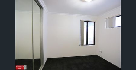 FANTASTIC OPPORTUNITY IN PRIME LOCATION! - Photo 2