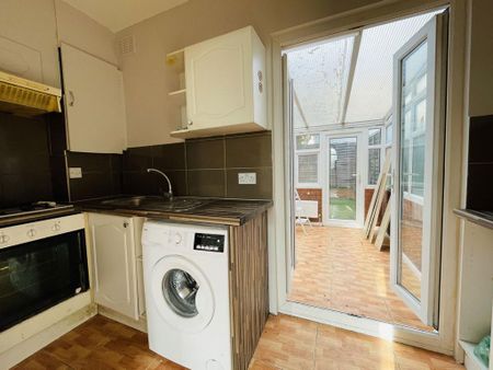 2 bedroom terraced house to rent - Photo 5