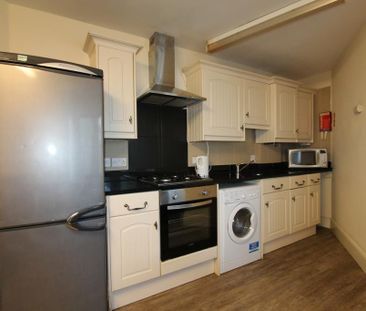 4 bedroom flat to rent - Photo 4