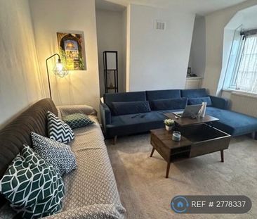 1 bedroom in a house share to rent - Photo 2