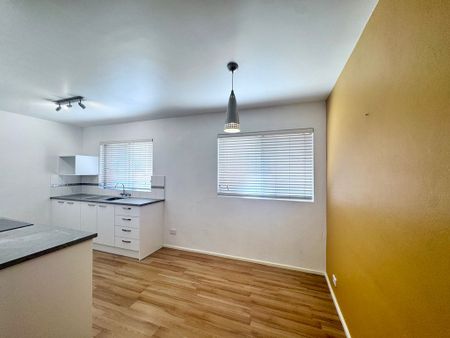 19/172 Brunker Road, Adamstown - Photo 4