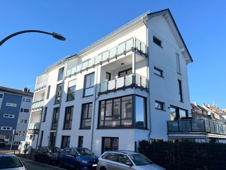 Hochwertige 3-Zimmer Dachgeschosswohnung mit Süd-Balkon! - Photo 4