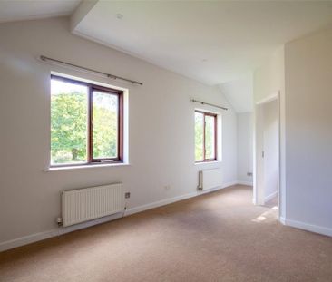 4 bedroom detached house to rent - Photo 4