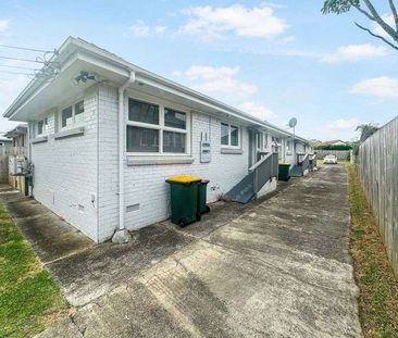 2 Bedroom Home in OtahuhU! - Photo 5