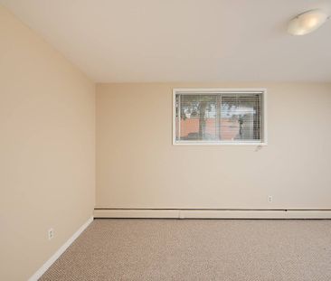 Avlyn Apartments - Photo 3