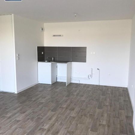 Location Appartement 2 pièces 45m² MIGNALOUX BEAUVOIR 86550 - Photo 3