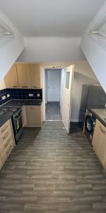 Myrtle Road (2 bed flat) - Photo 3