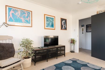 1 Bed Flat, St. Michaels Place, BN1 - Photo 3