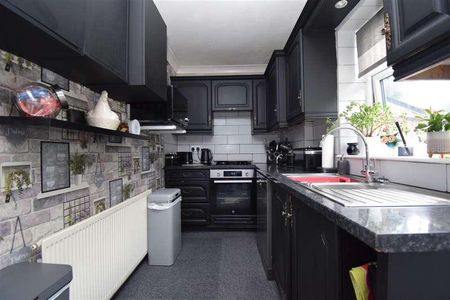Ingfield Avenue, Ossett, WF5 - Photo 5