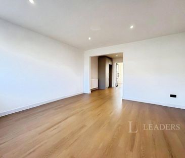 3 bedroom detached house to rent - Photo 2