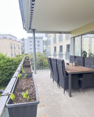 fabelhafte 5.5 Zimmer Wohnung mitten im Grünen - Foto 1