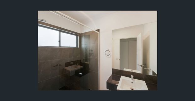 MODERN AND LOW MAINTENANCE LIVING IN THE HEART OF BARINGA - Photo 1