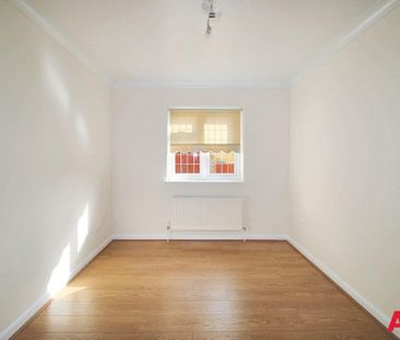 3 bedroom semi-detached bungalow to rent - Photo 2