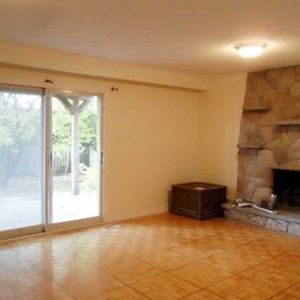 For Lease - 141 Garden Avenue Unit# Back, Richmond Hill, Ontario - Photo 2