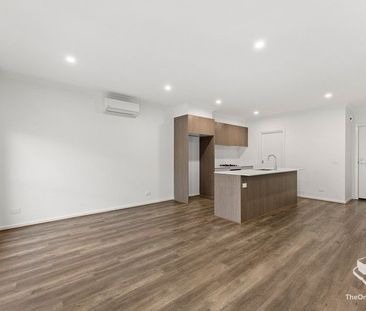 Near New Modern Family Living - Photo 4