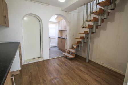 2 bedroom semi-detached house to rent - Photo 2