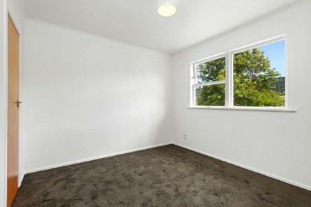 Charming 2BR Unit in Trentham! - Photo 3
