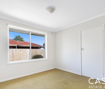 1/18 Charles Avenue, Hallam - Photo 1