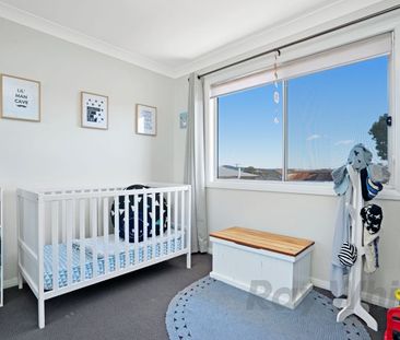 Beautiful Townhouse - Photo 4