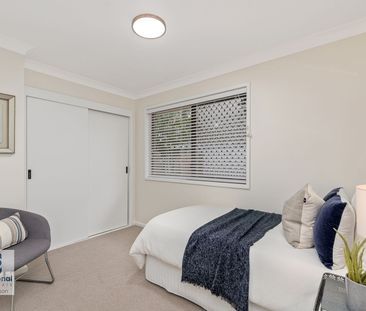 Immaculate Freestanding Villa - Stroll to Everything! - Photo 1