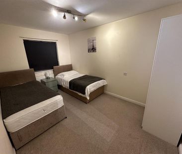 3 bedroom semi-detached house to rent - Photo 3