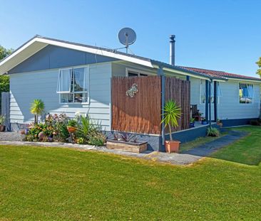 Family home is well established Ida Road - Photo 2