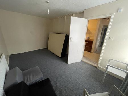 1 bedroom flat to rent - Photo 3