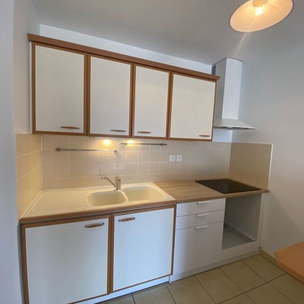 Location Appartement 2 pièces 42m² ST DENIS DE L HOTEL 45550 - Photo 1